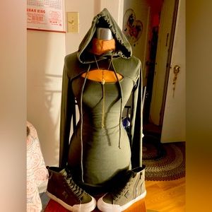Very cute green hoody dress with brand new green DG shoes to match perfectly!